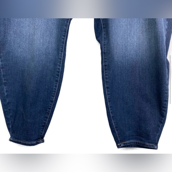 Torrid sky high skinny jeans size 30R - Picture 4 of 7